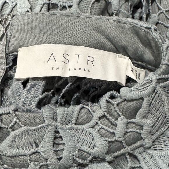 ASTR the Label Samantha Dress Dusty Blue Lace Women’s Medium - Picture 3 of 4
